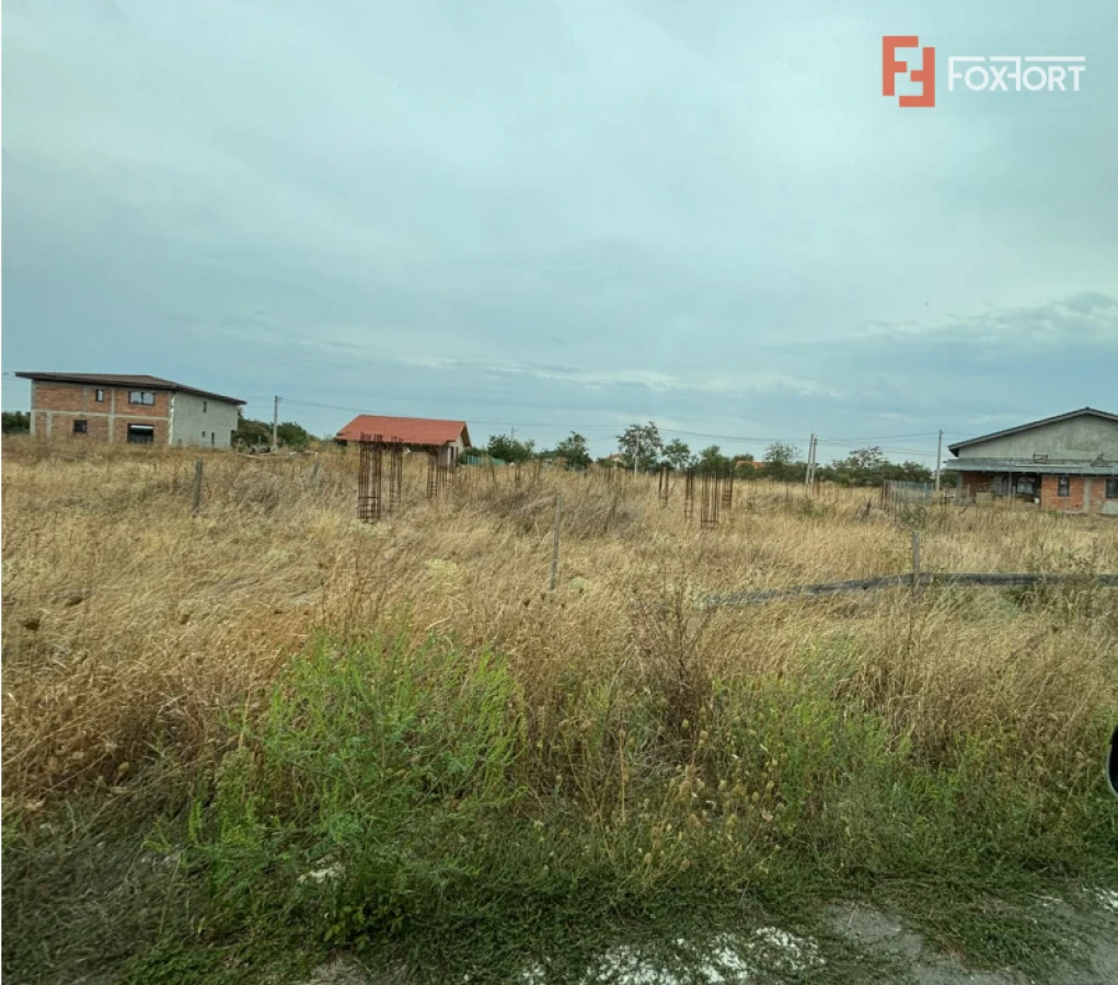 Teren intravilan de 922 mp cu utilitati - Ianova - 2