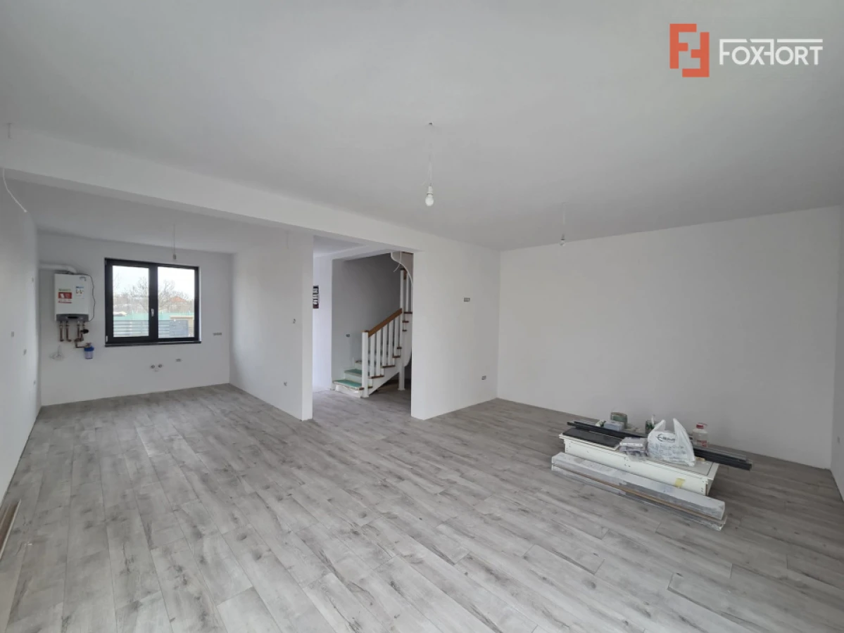 Duplex cu 4 camere de vanzare in Utvin - 2
