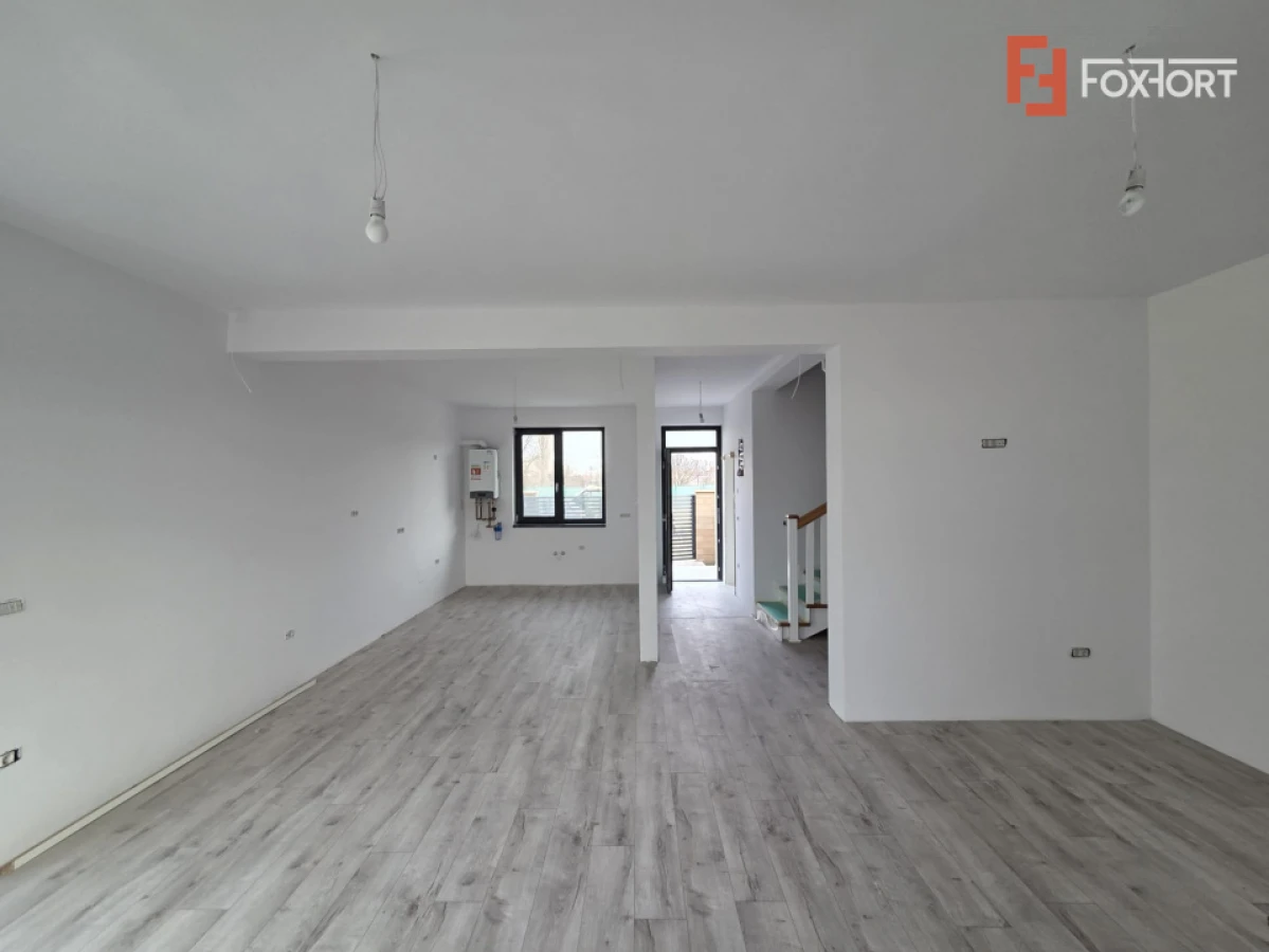 Duplex cu 4 camere de vanzare in Utvin - 1