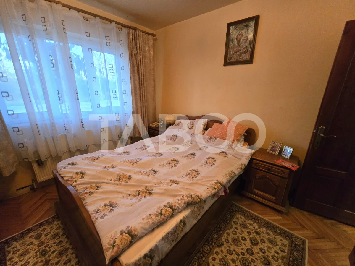 Apartament 3 camere decomandat 72 mpu 2 bai pivnita Vasile Aaron Sibiu - 9