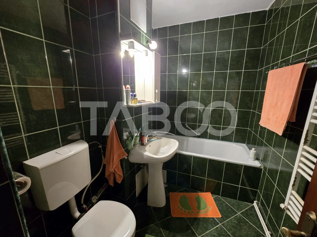 Apartament 3 camere decomandat 72 mpu 2 bai pivnita Vasile Aaron Sibiu - 6