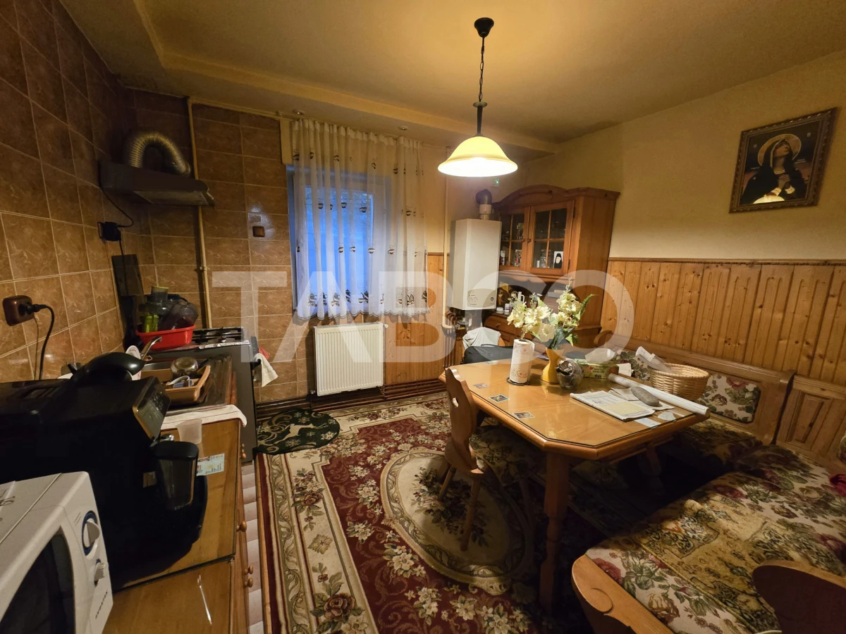 Apartament 3 camere decomandat 72 mpu 2 bai pivnita Vasile Aaron Sibiu - 5
