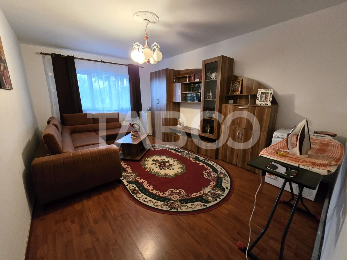 Apartament 3 camere decomandat 72 mpu 2 bai pivnita Vasile Aaron Sibiu - 1