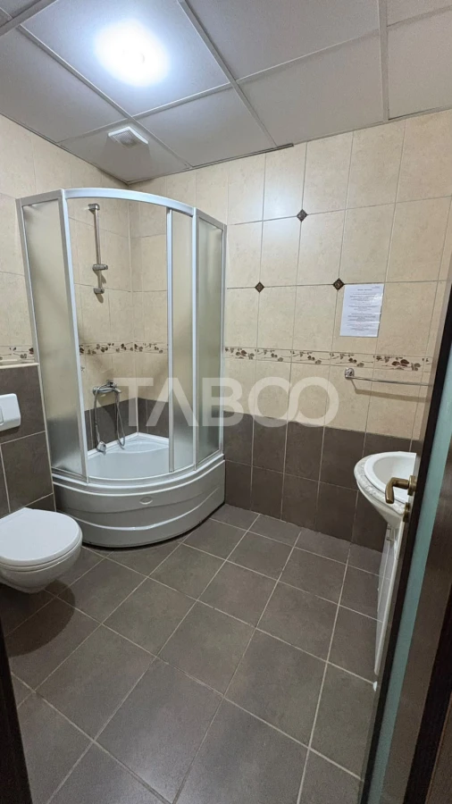 Pensiune de vanzare 36 camere restaurant terasa piscina in Rasinari - 9