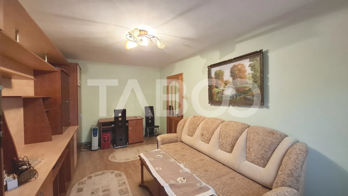 Apartament 3 camere de vanzare decomandat 58 mp zona Valea Aurie Sibiu - 2
