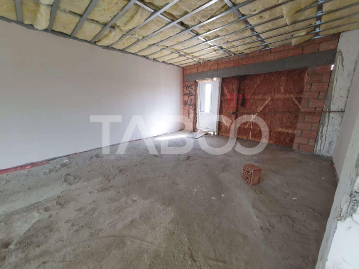 Spatiu comercial suprafata 132 mp se poate vinde si separat 66 si 66mp - 3