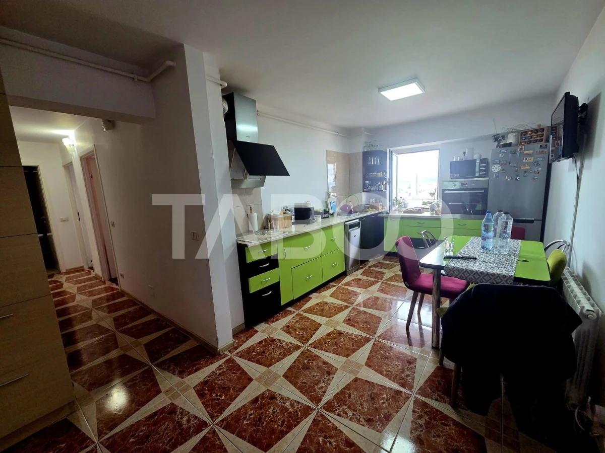 Apartament 3 camere decomandat de vanzare 72 mp balcon 7 mp - 7