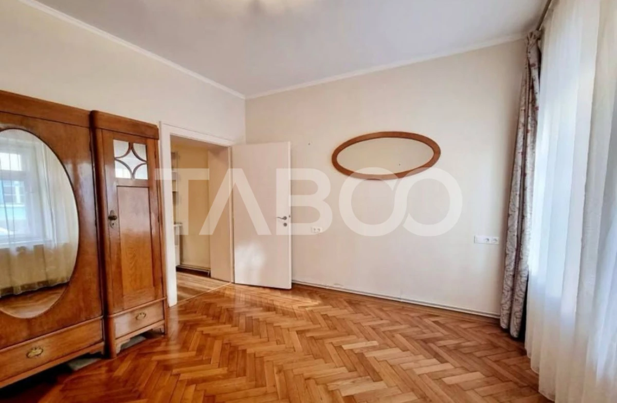 Apartament de vanzare 2 camere 2 bai 2 pivnite Centrul Istoric Sibiu - 3