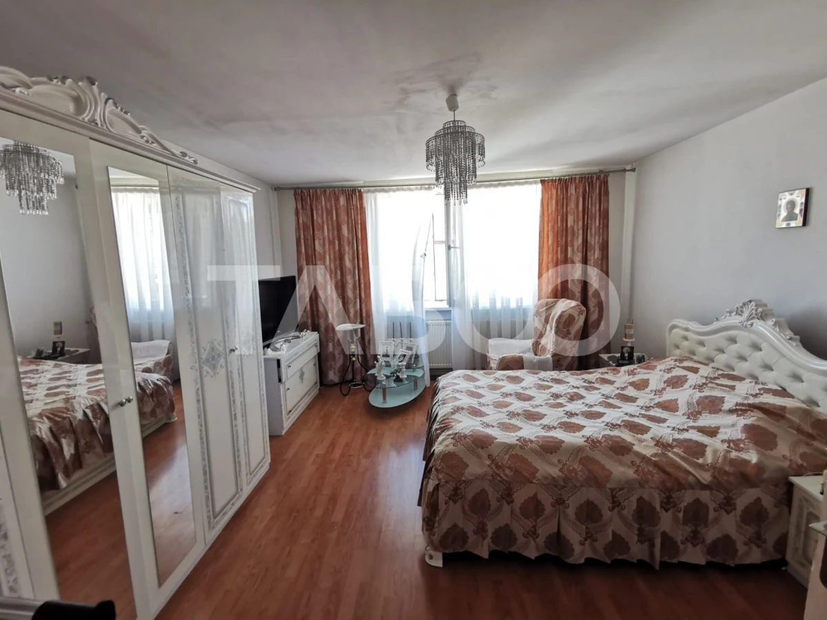 Casa individuala cu 5 camere si 687 mp teren in zona Lazaret - 4
