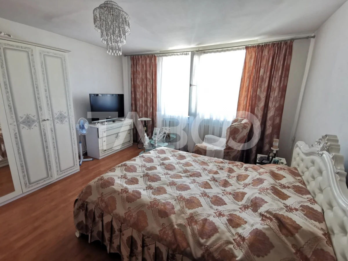 Casa individuala cu 5 camere si 687 mp teren in zona Lazaret - 2