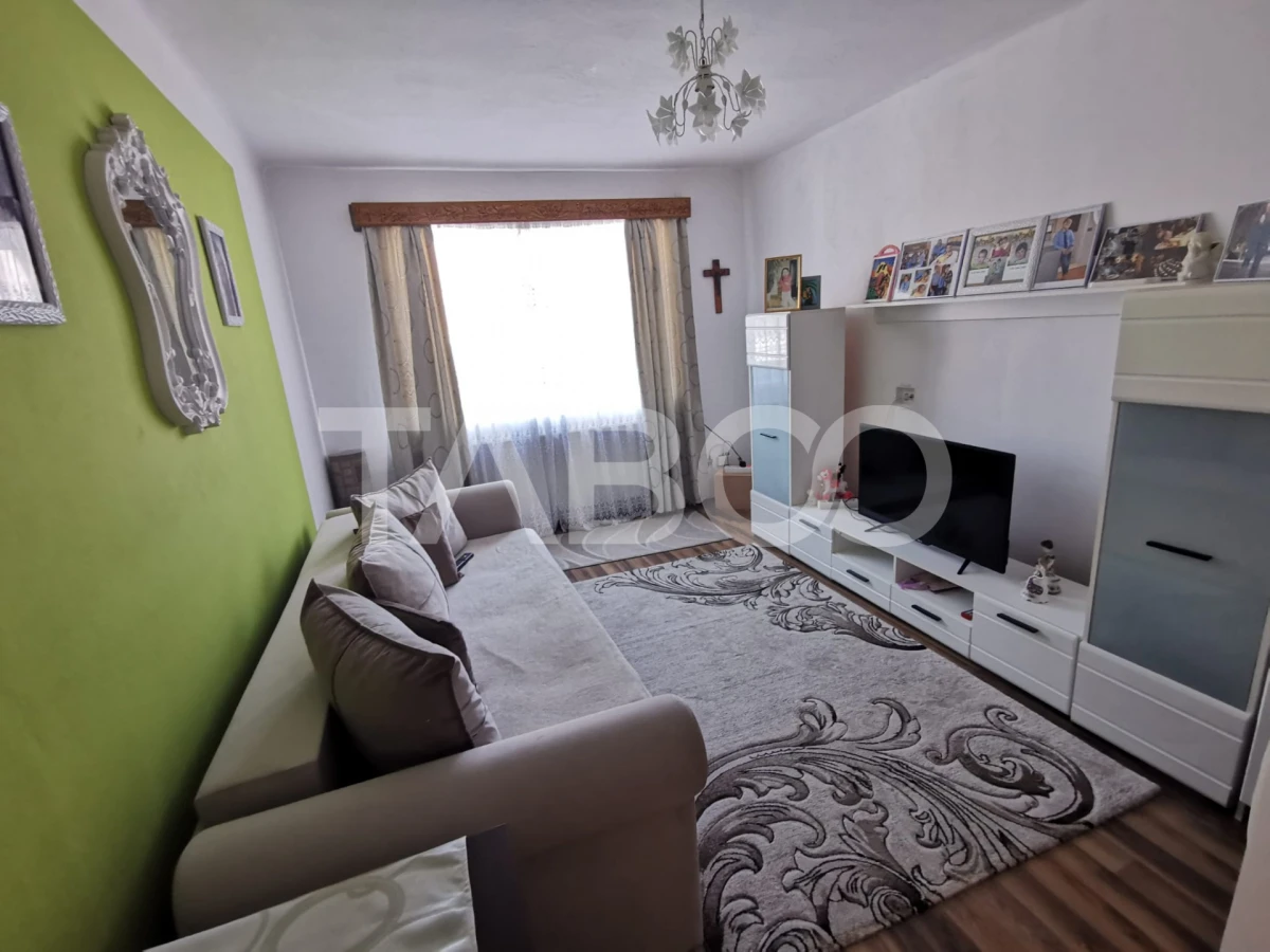 Casa individuala cu 5 camere si 687 mp teren in zona Lazaret - 1
