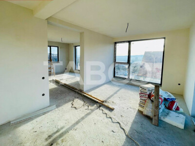 De vanzare duplex semifinisat cu 2 garaje in cartierul Dambul Rotund