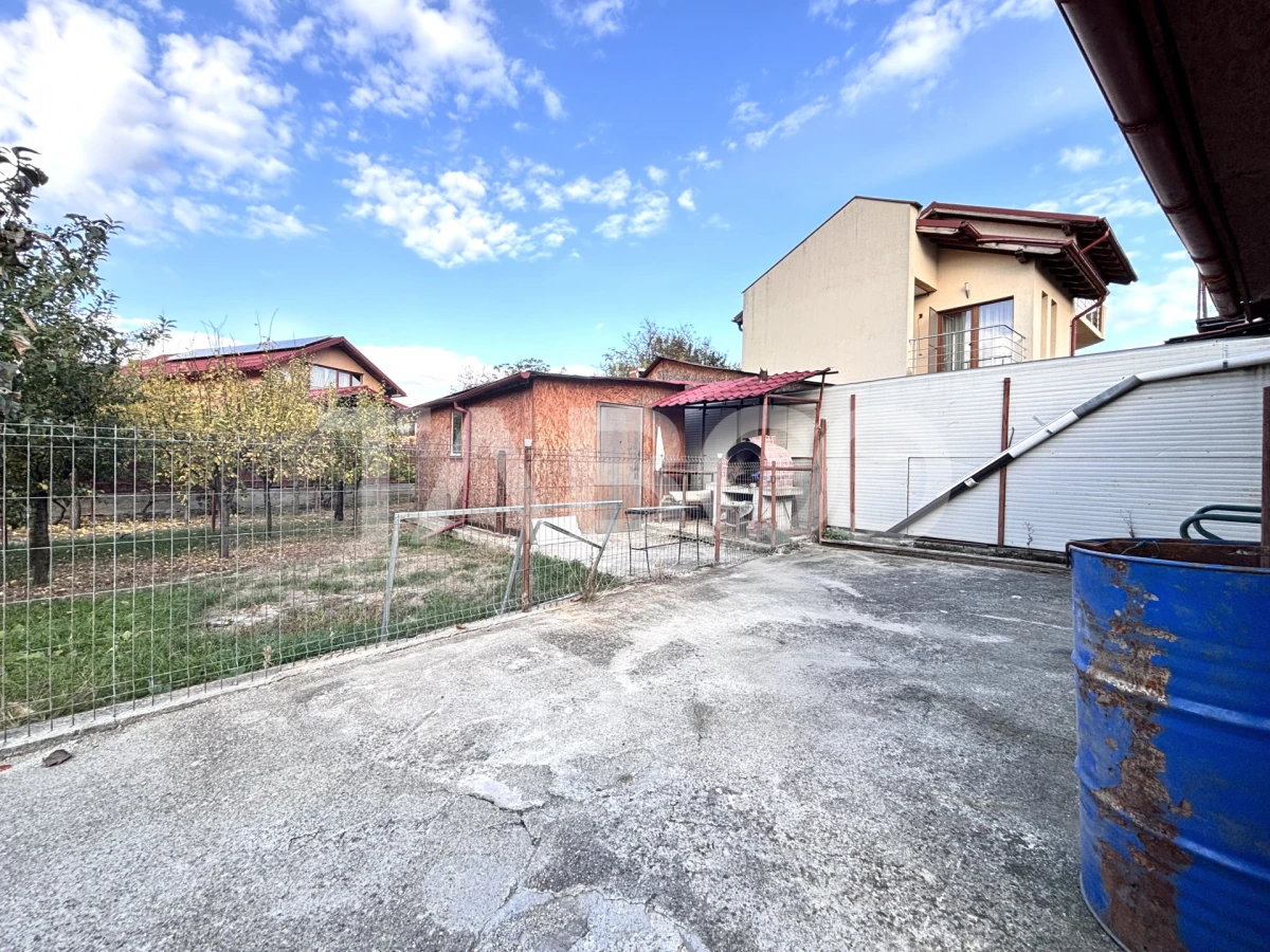 Casa individuala de vanzare cu teren de 929 mp front de 44 ml Someseni - 2