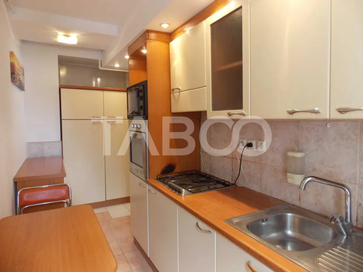 Apartament 2 camere cu balcon decomandat de inchiriat zona Strand - 2
