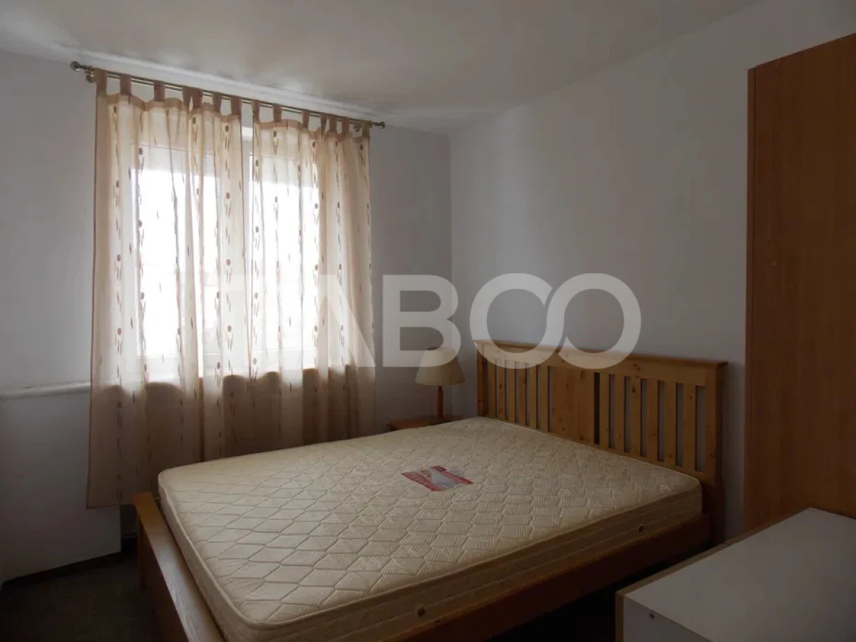 Apartament 2 camere cu balcon decomandat de inchiriat zona Strand - 1