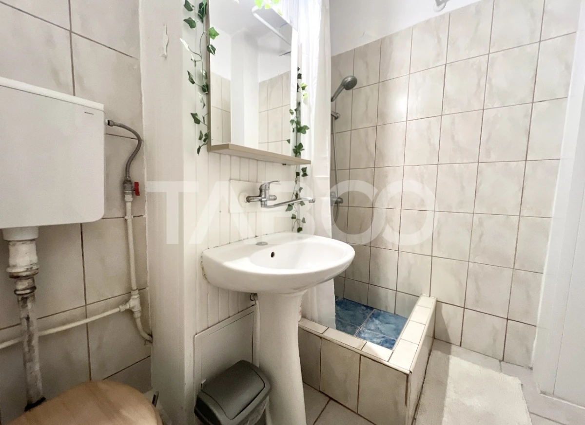 Garsoniera de vanzare in Marasti cu balcon etaj intermediar zona Expo - 5