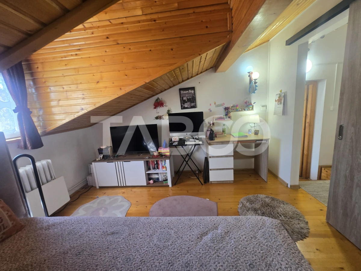 Apartament 2 camere de vanzare la casa 77mp curte pivnita Sub Arini - 5