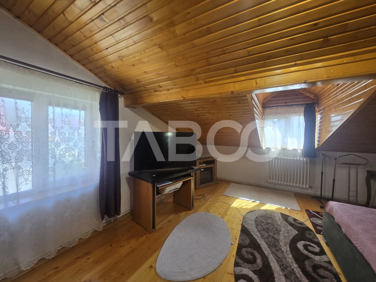 Apartament 2 camere de vanzare la casa 77mp curte pivnita Sub Arini - 4