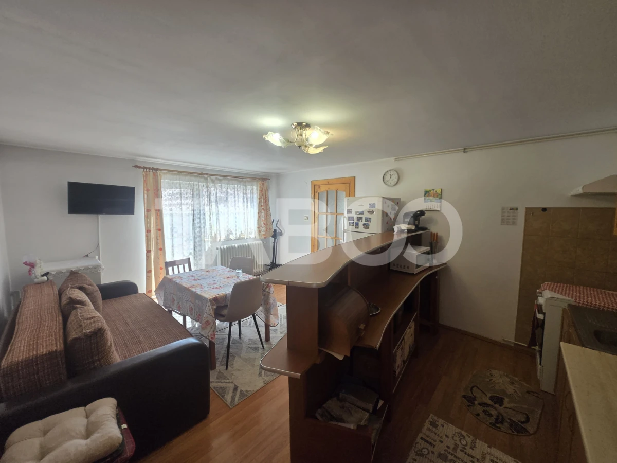 Apartament 2 camere de vanzare la casa 77mp curte pivnita Sub Arini - 3