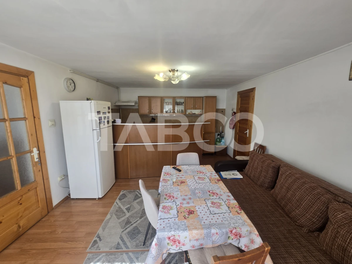 Apartament 2 camere de vanzare la casa 77mp curte pivnita Sub Arini - 2