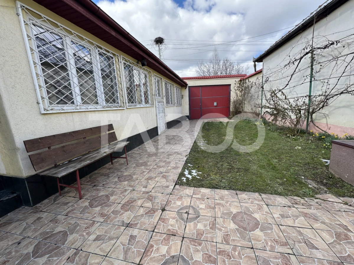 Casa familiala pentru locuit sau vacanta , spatioasa si confortabila . - 2