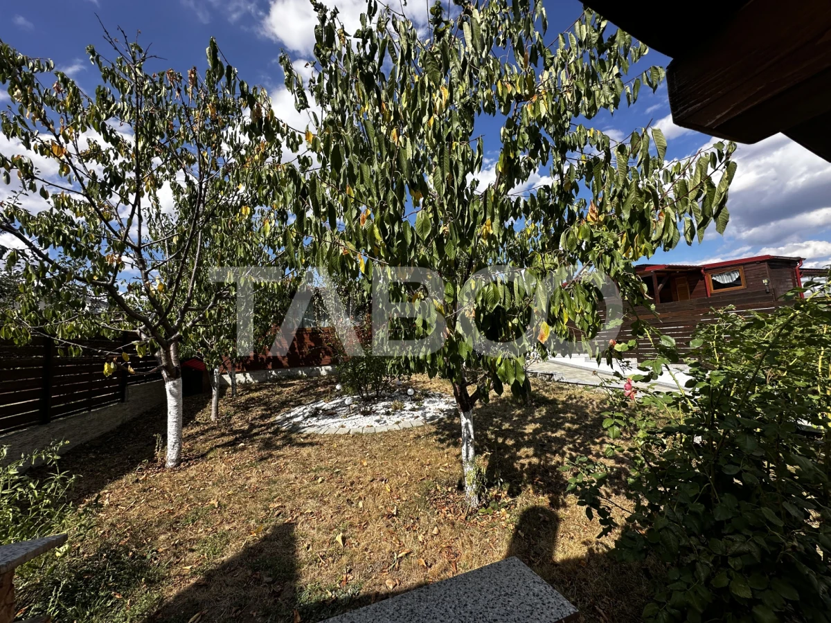 Casa de vanzare cu 5 camere si teren 426 mp 2 fronturi in Arhitectilor - 9