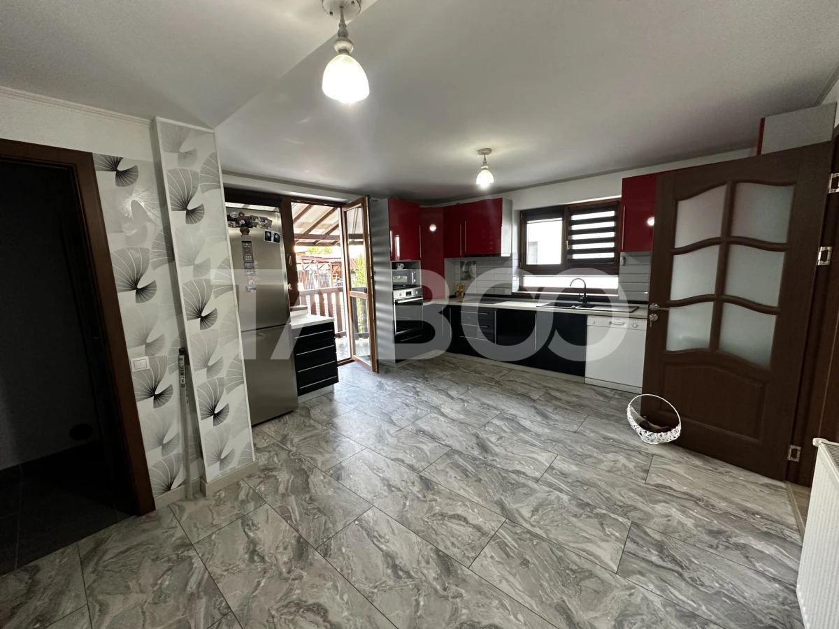 Casa de vanzare cu 5 camere si teren 426 mp 2 fronturi in Arhitectilor - 3