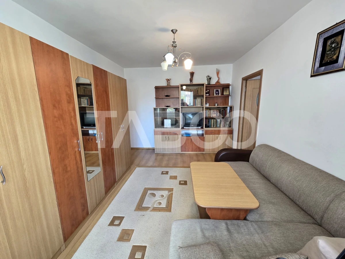 Apartament 3 camere de vanzare etaj intermediar 2 Mihai Viteazul Sibiu - 1