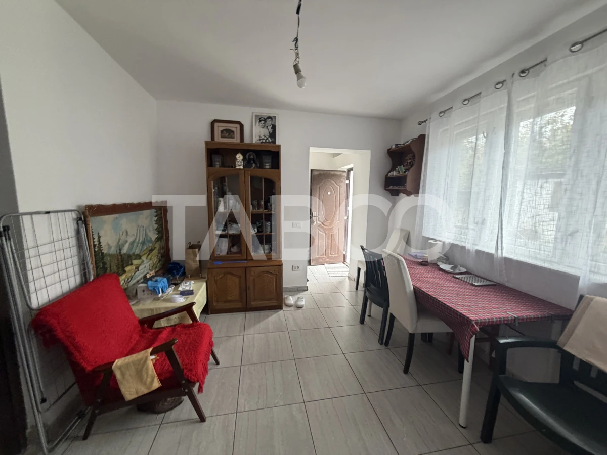 Casa cu potential de investite 8 camere 392 mpu teren 5724 m Gura Vaii - 10
