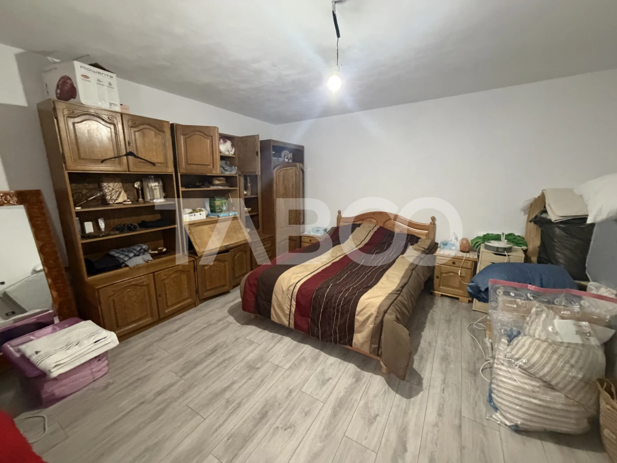 Casa cu potential de investite 8 camere 392 mpu teren 5724 m Gura Vaii - 9