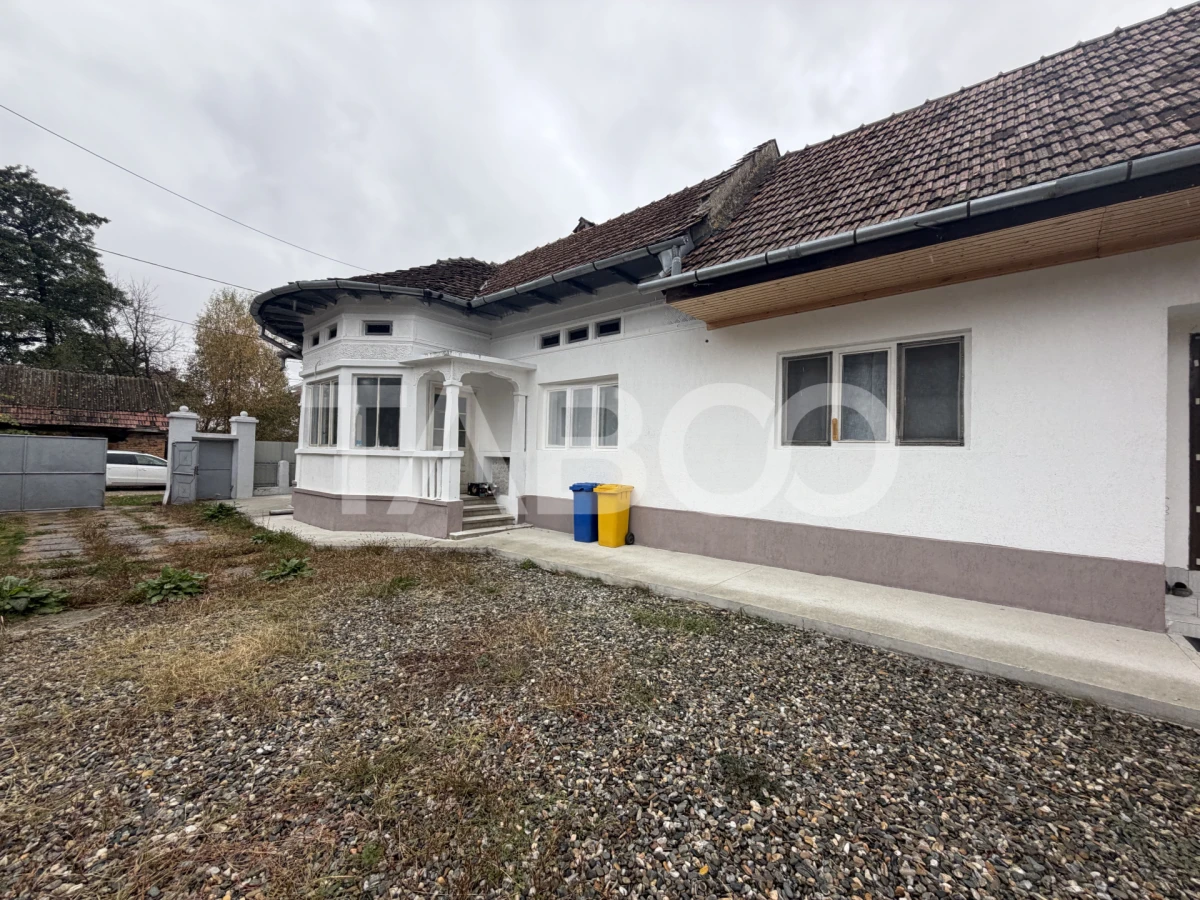 Casa cu potential de investite 8 camere 392 mpu teren 5724 m Gura Vaii - 2