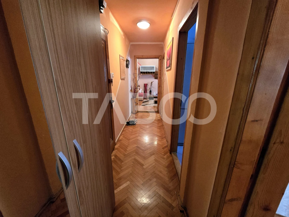 Apartament decomandat de vanzare etaj intermediar lift Vasile Aaron - 10