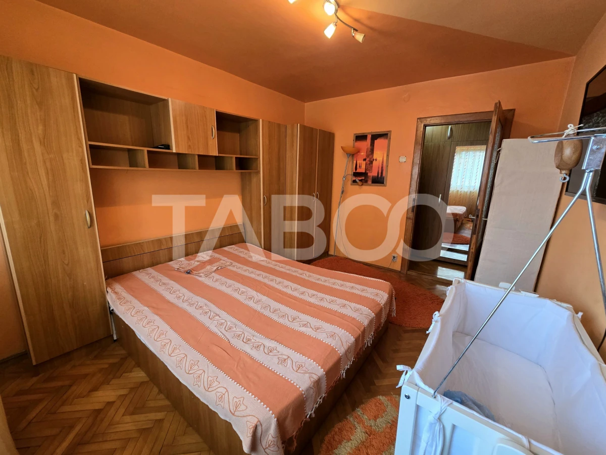 Apartament decomandat de vanzare etaj intermediar lift Vasile Aaron - 4