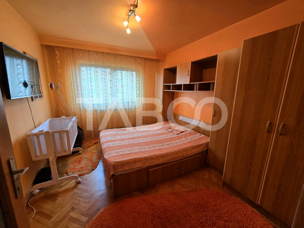 Apartament decomandat de vanzare etaj intermediar lift Vasile Aaron - 3