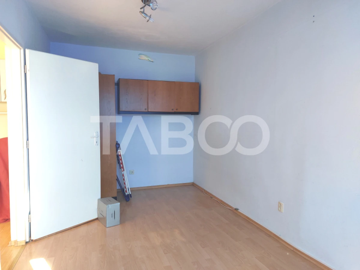 Pret Avantajos-Apartament 50 mpu 2 camere etaj 3 pivnita Cisnadie - 9