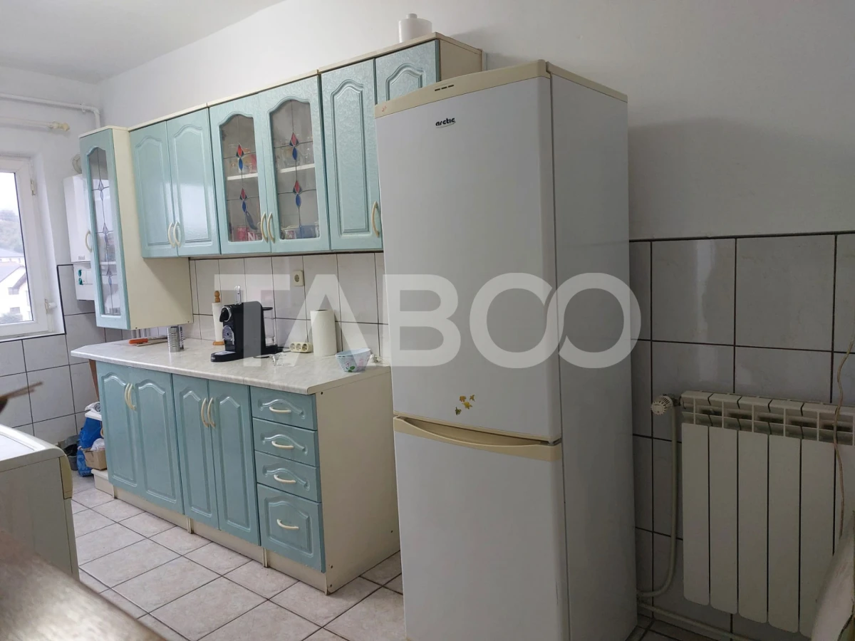 Pret Avantajos-Apartament 50 mpu 2 camere etaj 3 pivnita Cisnadie - 4
