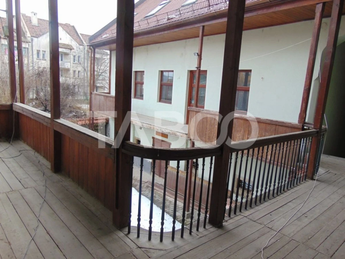 Pensiune cu 19 camere de inchiriat in Sibiu zona Centrala - 2