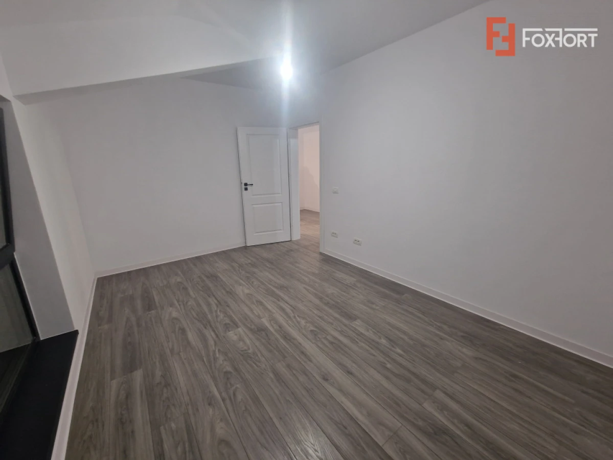 Duplex de vanzare cu 3 camere si teren de 309 mp - Recas - 7