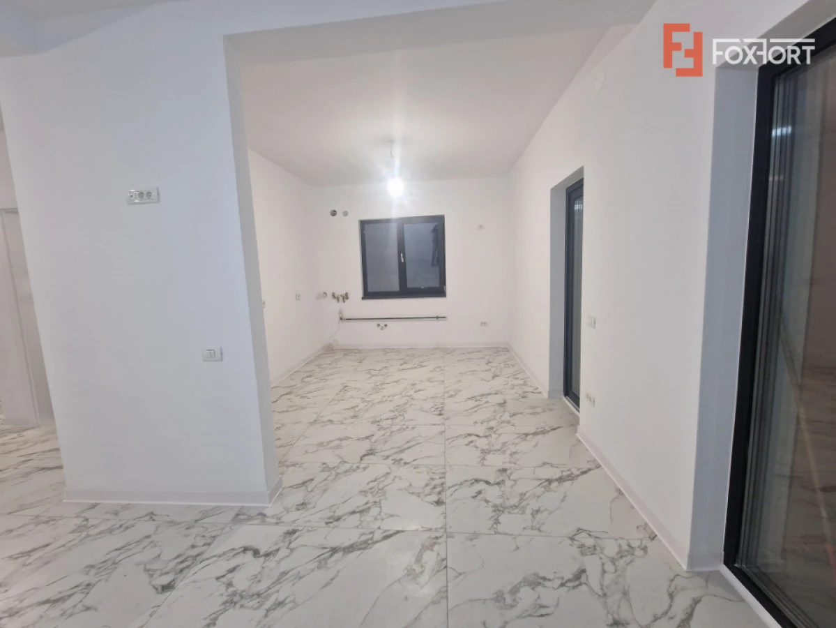 Duplex de vanzare cu 3 camere si teren de 309 mp - Recas - 1