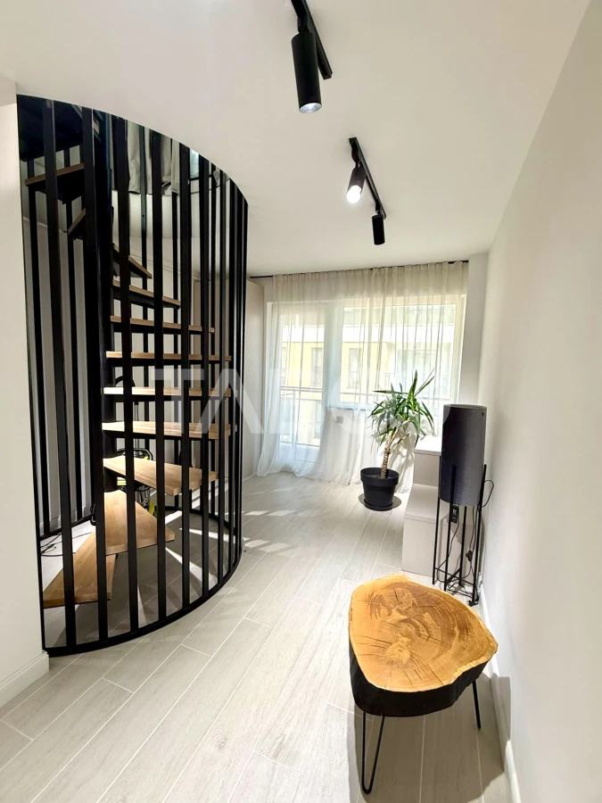 Penthouse de vanzare finisaje premium cu terasa generoasa Floresti - 1
