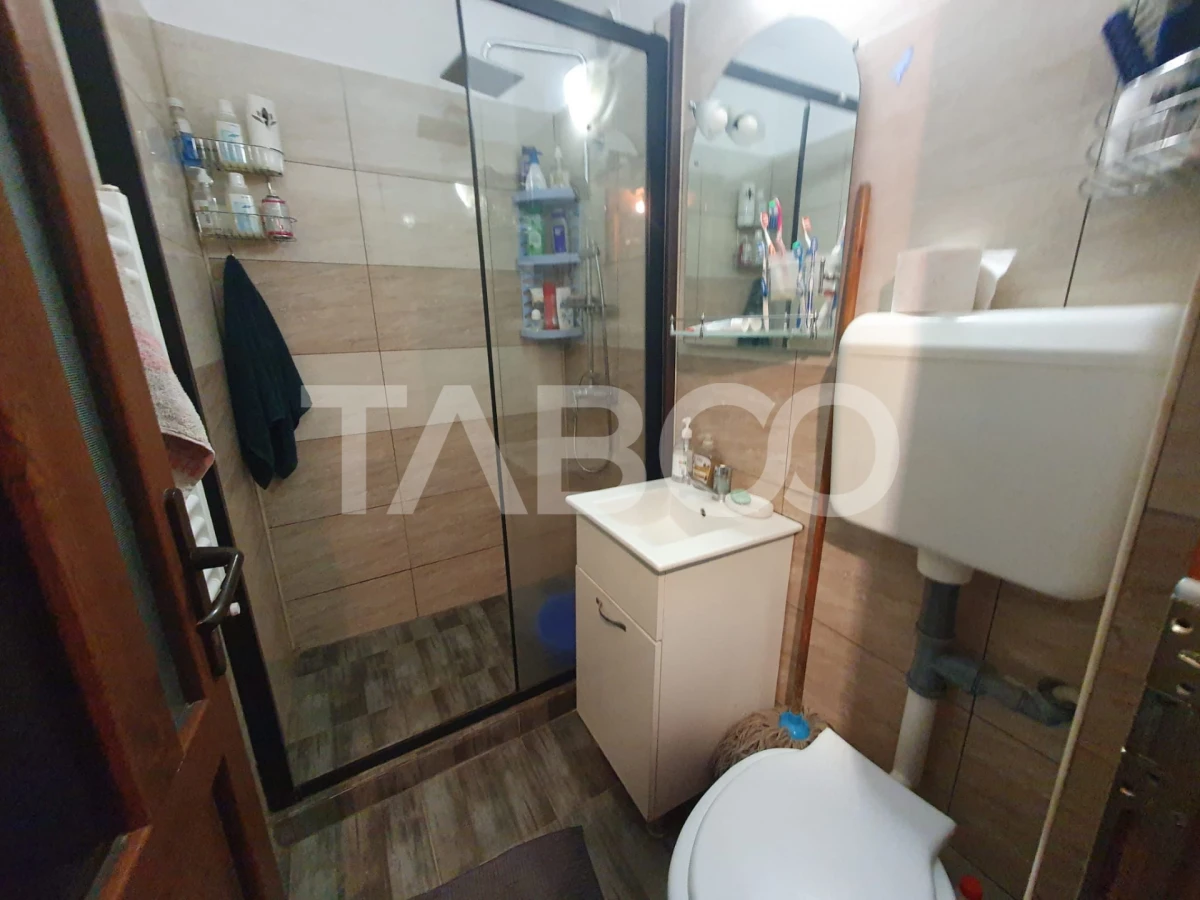 Apartament semidecomandat 2 camere parter 45 mpu Zona Tudor - 8