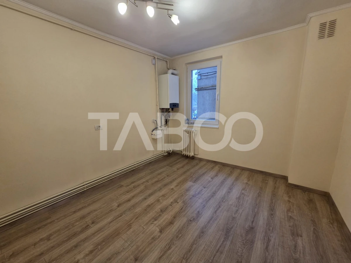 Apartament 4 camere de inchiriat Bulevardul Unirii acces din strada - 3