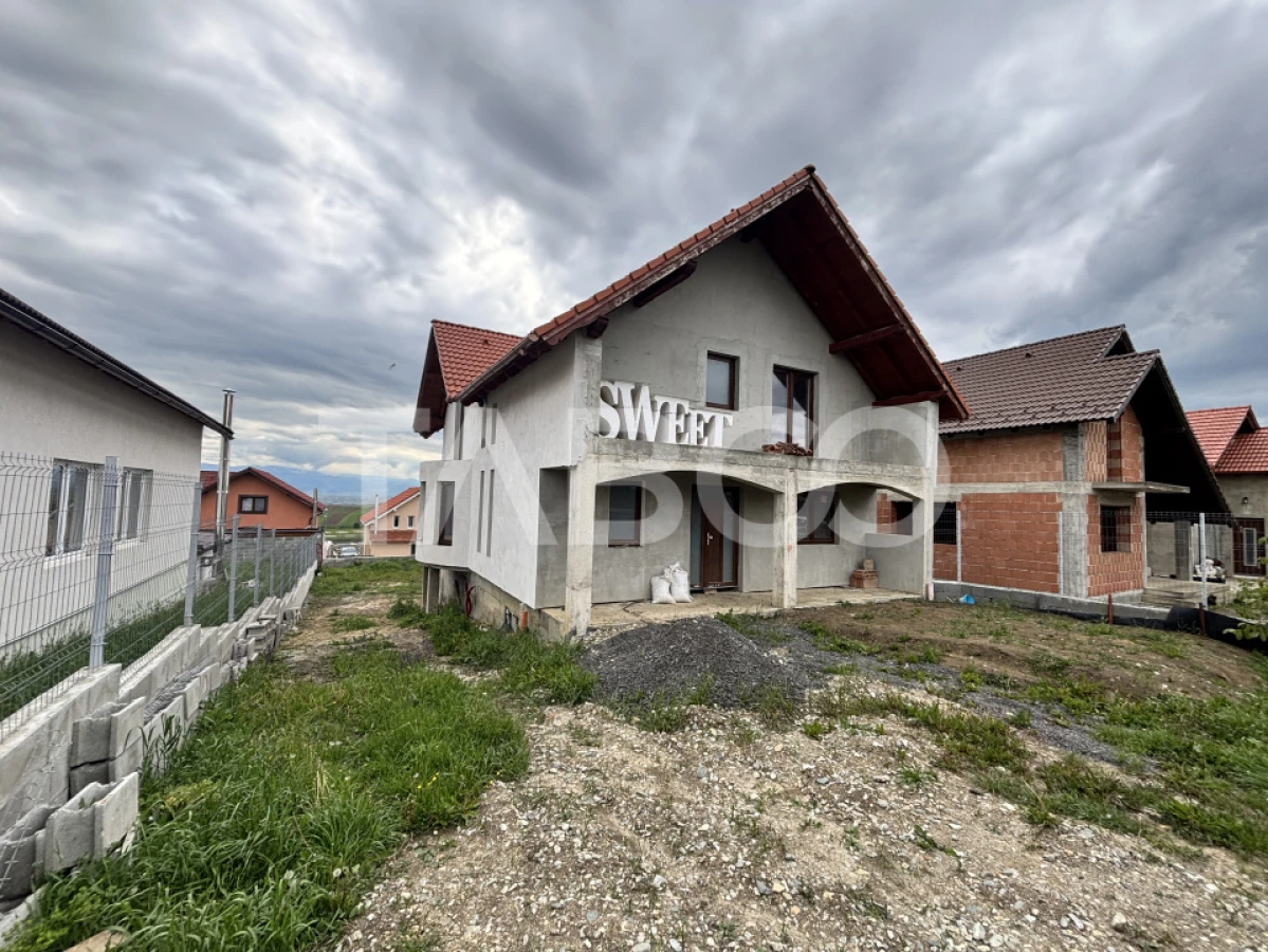 Casa de vanzare individuala 500 mp teren in Sura Mare Sibiu - 1