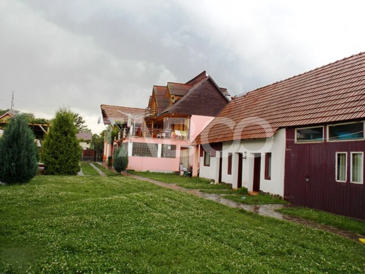 Pensiune de vanzare 13 camere si teren 3000 mp la cheie Comision 0% - 8