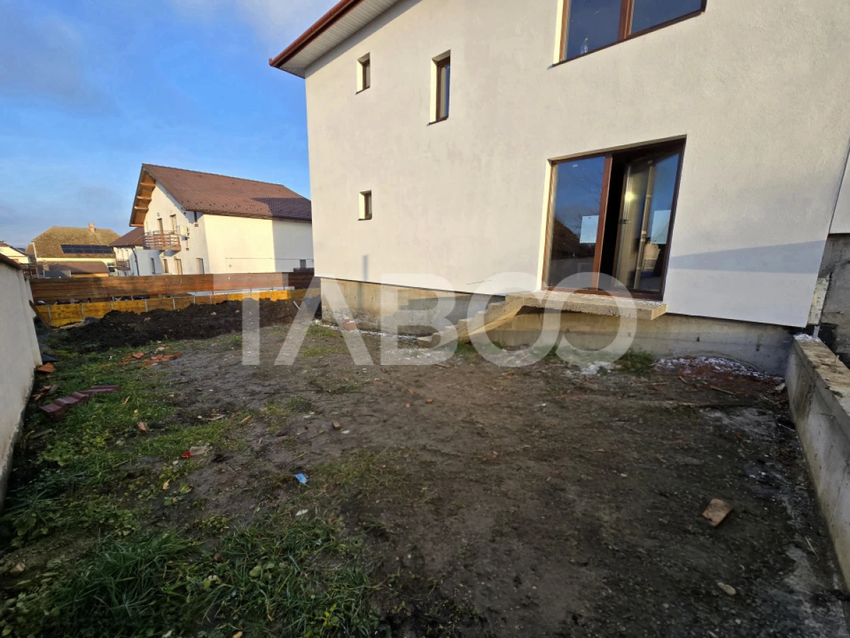 Casa tip duplex de vanzare 120 utili teren 300 mp Sura Mica Sibiu - 1