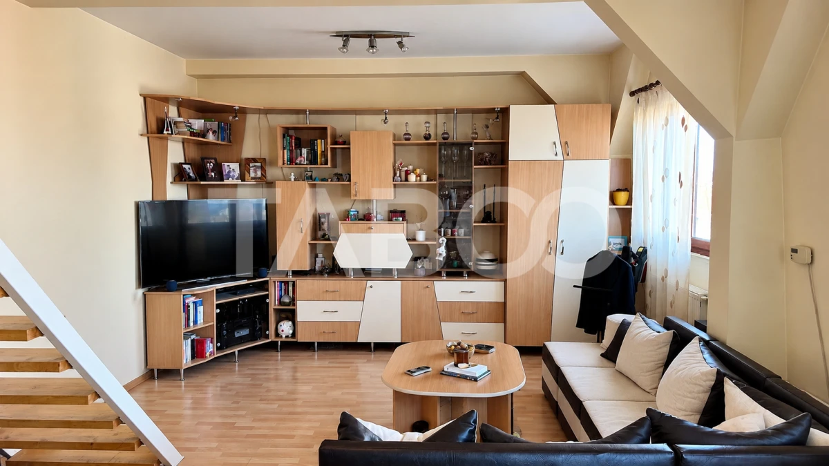 Apartament de vanzare cu 3 camere si balcon zona Mihai Viteazul - 3