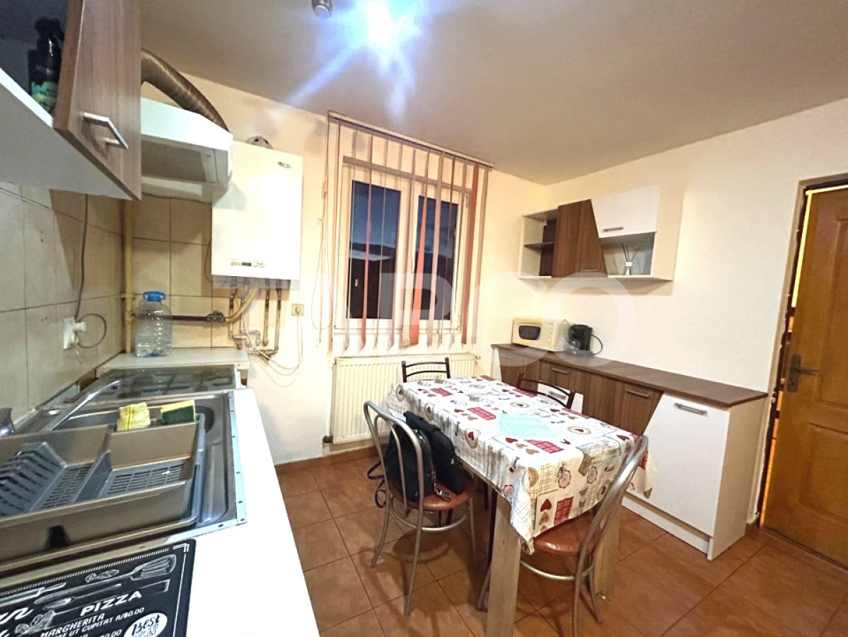 Apartament la mansarda de vanzare 4 camere decomandate Rahovei - 2