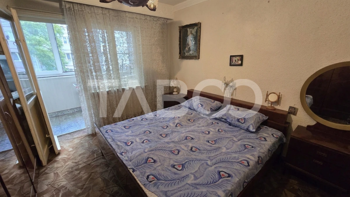 De vanzare - Apartament 83mp 4 camere decomandate etaj 1Vasile Aaron - 8