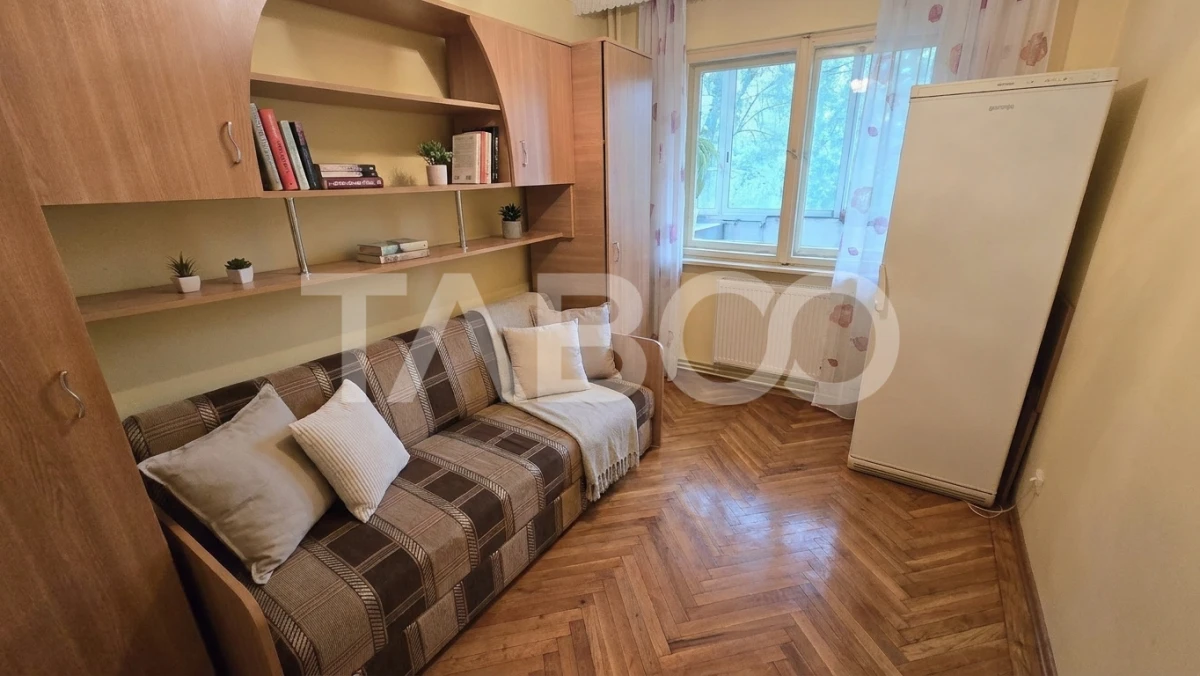 De vanzare - Apartament 83mp 4 camere decomandate etaj 1Vasile Aaron - 6