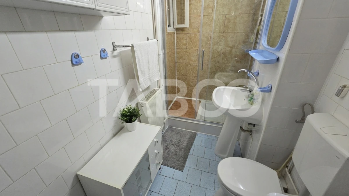 De vanzare - Apartament 83mp 4 camere decomandate etaj 1Vasile Aaron - 5